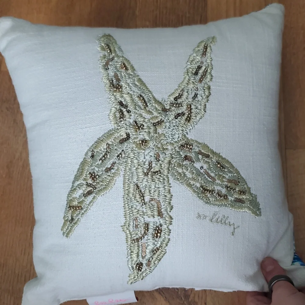 Lilly Pulitzer For Pottery Barn Reversible Pillow Beaded Starfish & Shell‎ Print